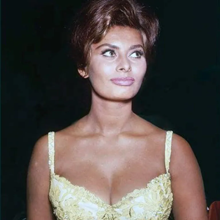 Sophia Loren Body Image
