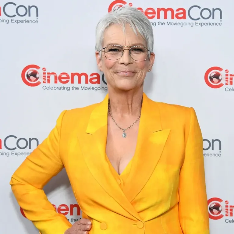 Jamie Lee Curtis Boobs Evolution Natural vs Surgery
