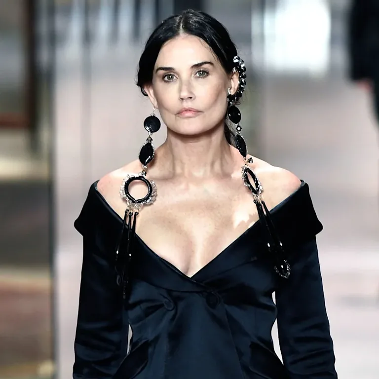 The Secrets Behind Demi Moore’s 2026 Refined Jawline and Glass Skin