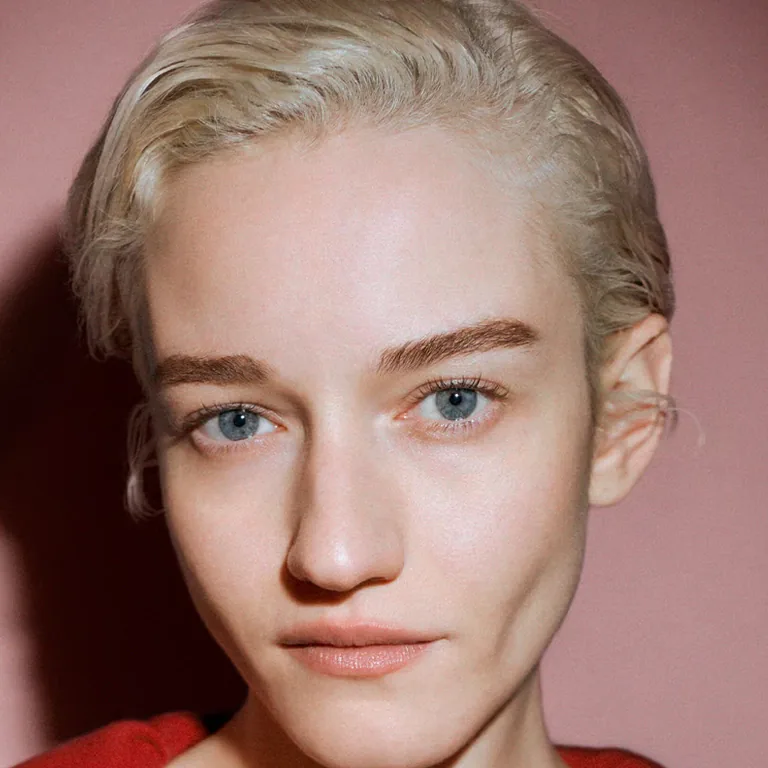 Julia Garner's 2026 Oscars Red Carpet Look Explained